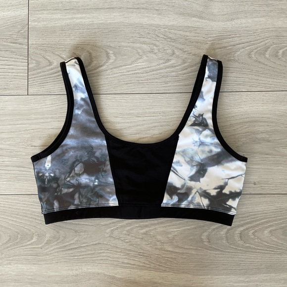 Daub & Design sports bra - size large - Picture 2 of 2